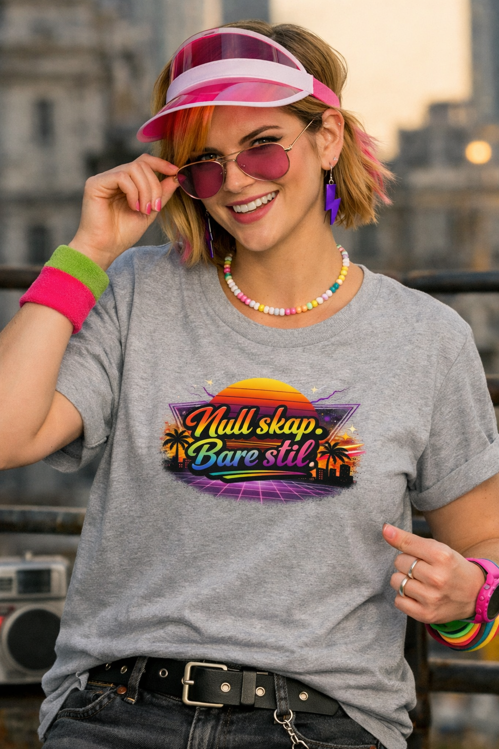 “Null skap. Bare stil.” T-skjorte – Retro Pride med attityde
