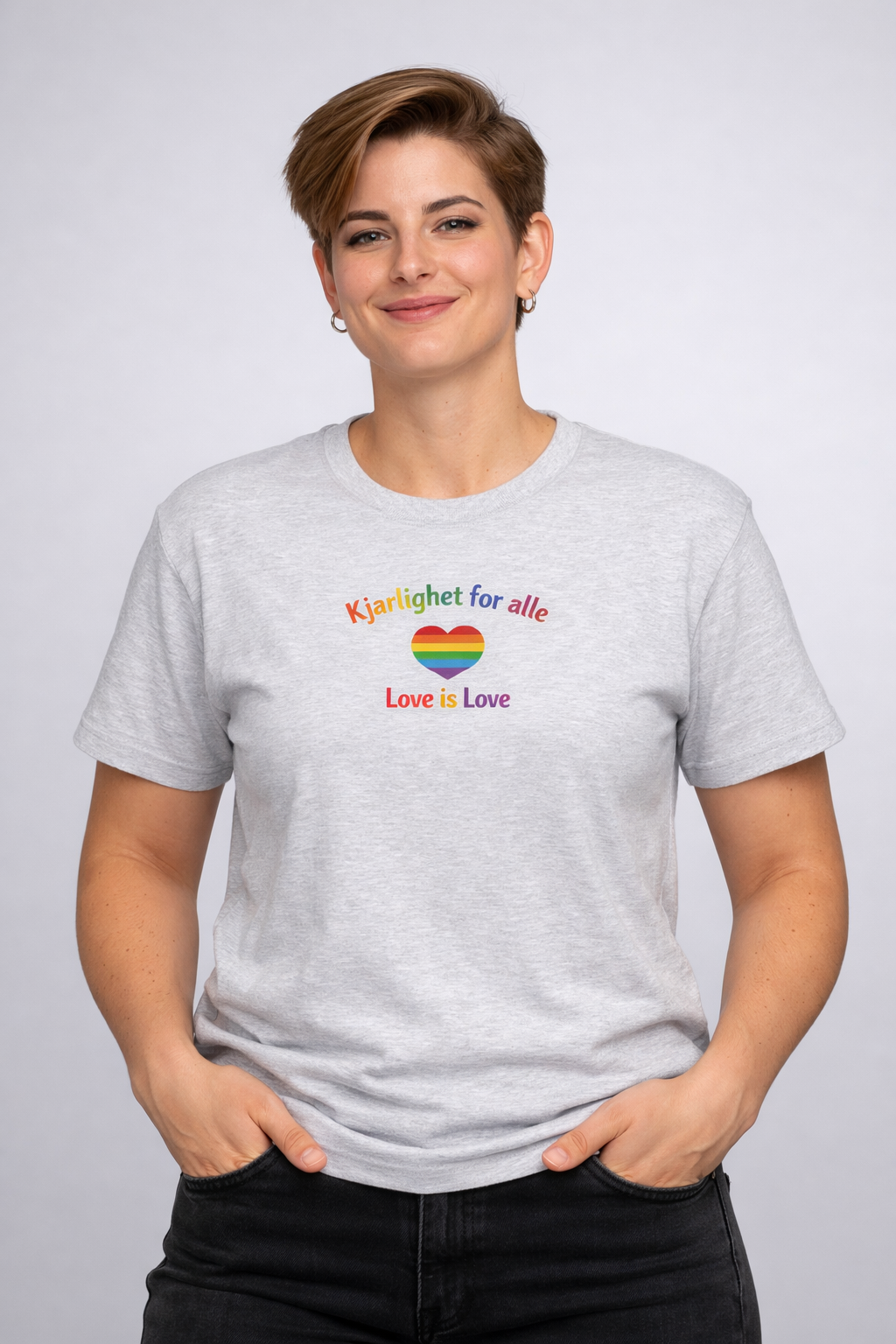 Kjærlighet for alle. Love is love – Pride T-skjorte