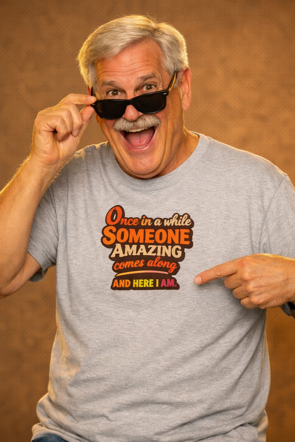 "Once in a while someone amazing comes along" – Retro T-Shirt