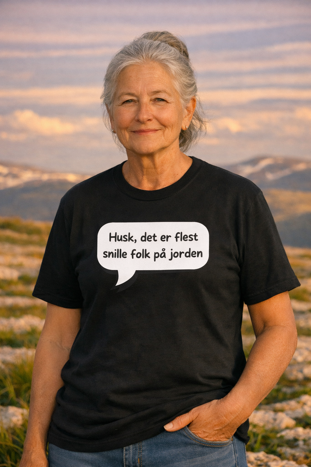 Husk, det er flest snille folk på jorda – T-skjorte med innrammet budskap