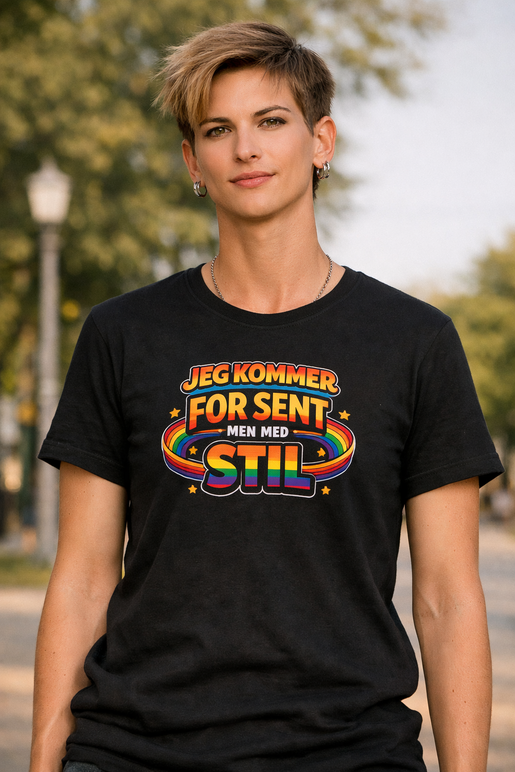 Jeg kommer for sent, men med stil – Pride T-skjorte